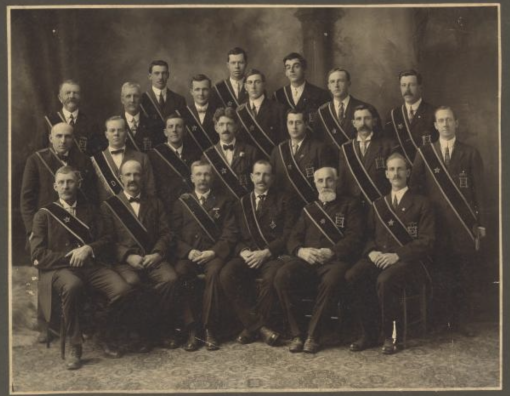 1911 photo of Asa Jewett?